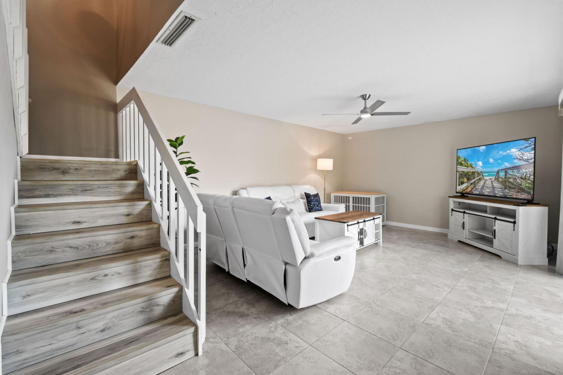 110 N Delaware Boulevard, Unit 9b, Jupiter, FL 33458 Photo