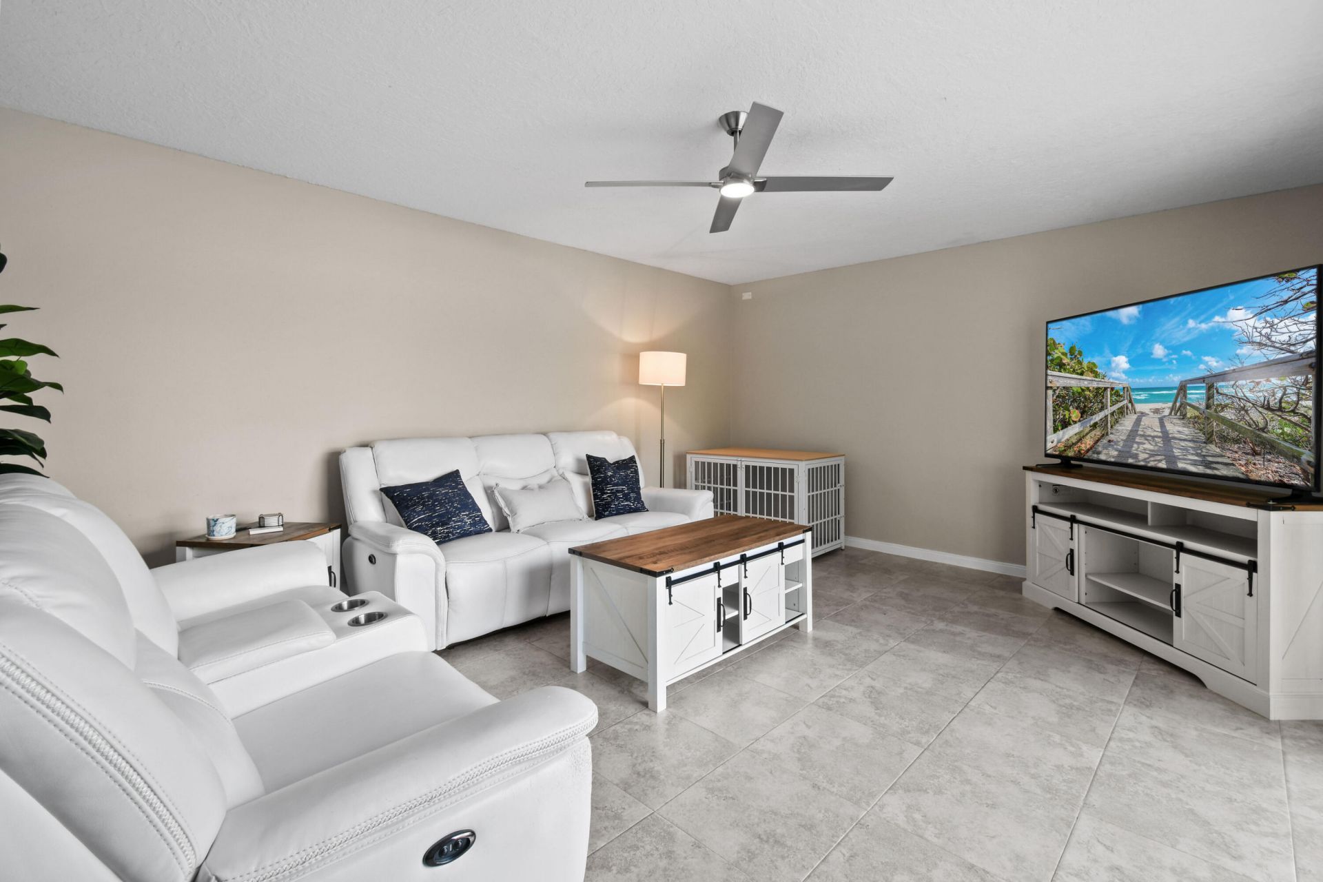 110 N Delaware Boulevard, Unit 9b, Jupiter, FL 33458 Photo