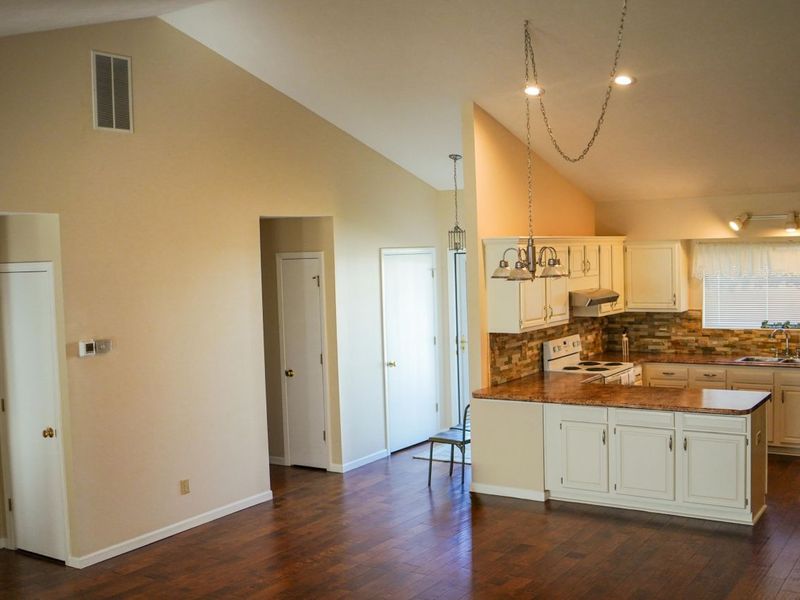 1831 Pinehurst Drive, Unit 37, Springfield, OH 45502 Photo 4