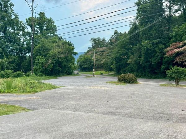 7018 E Lamar Alexander Pkwy, Townsend, TN 37882