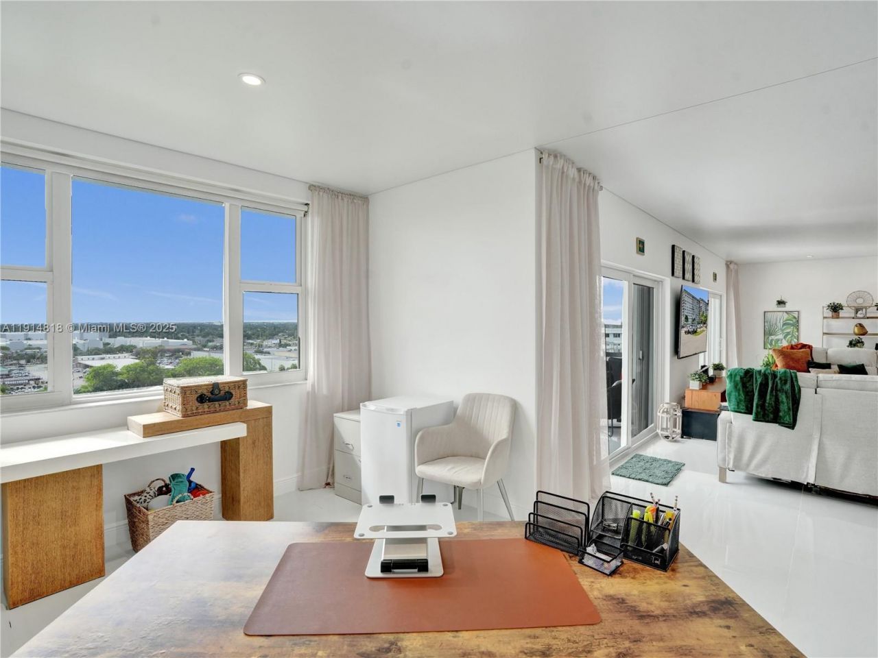 3800 Hillcrest Dr, Unit 1204, Hollywood, FL 33021 Photo