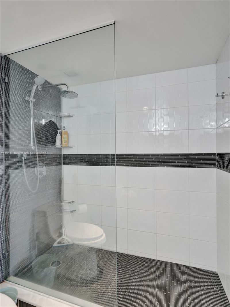 3800 Hillcrest Dr, Unit 1204, Hollywood, FL 33021 Photo
