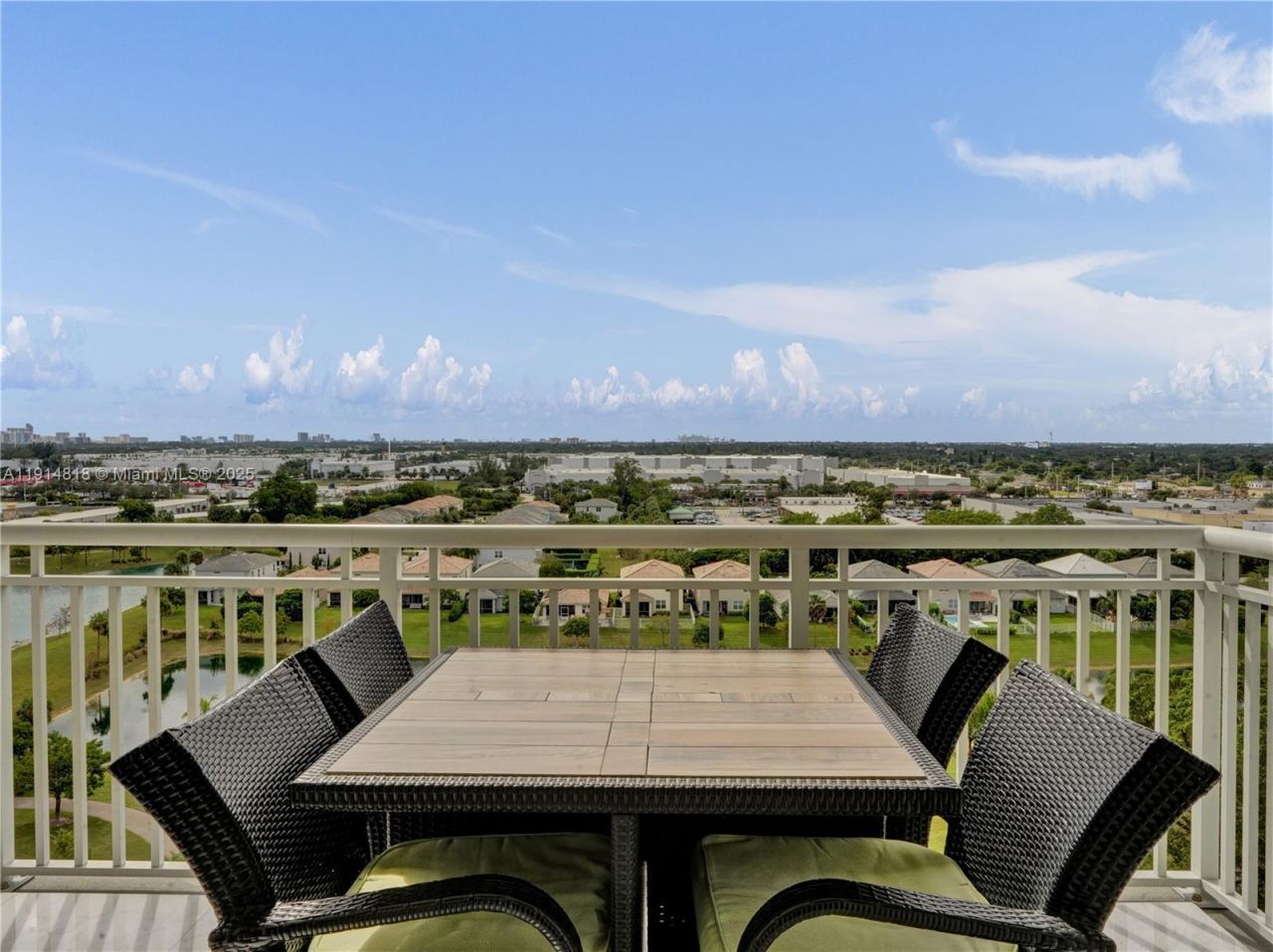 3800 Hillcrest Dr, Unit 1204, Hollywood, FL 33021 Photo