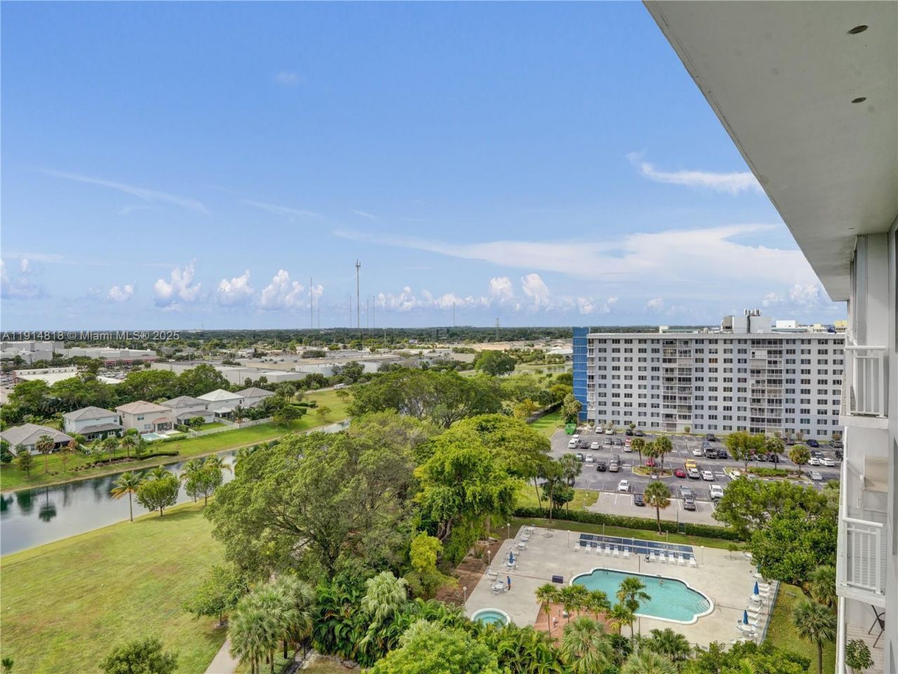 3800 Hillcrest Dr, Unit 1204, Hollywood, FL 33021 Photo