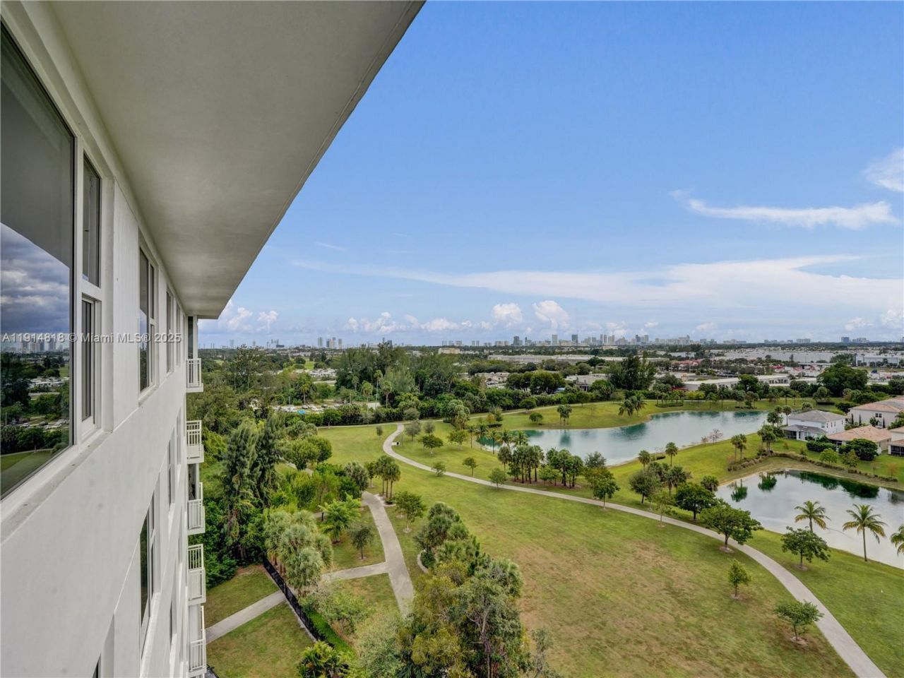 3800 Hillcrest Dr, Unit 1204, Hollywood, FL 33021 Photo
