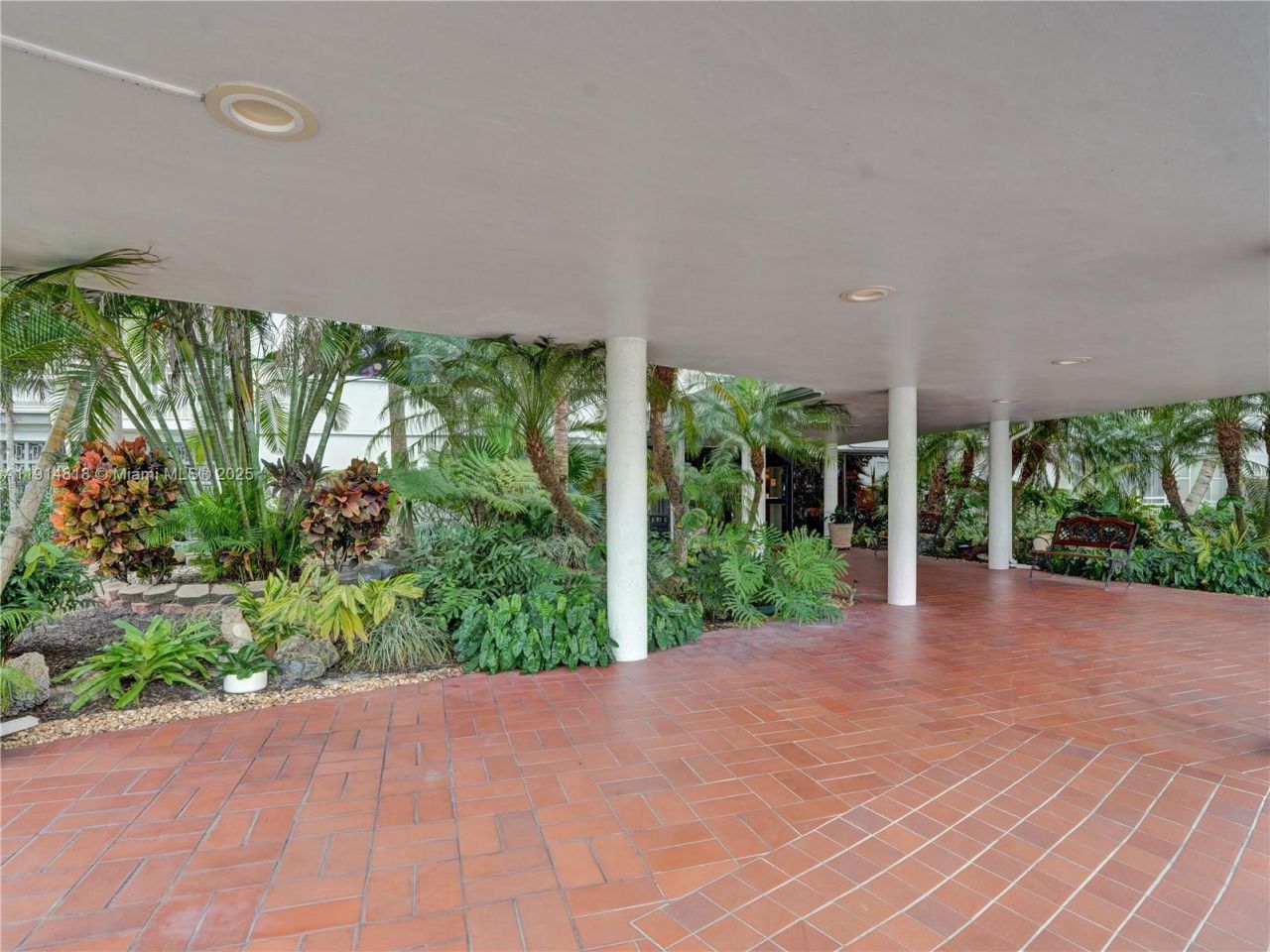 3800 Hillcrest Dr, Unit 1204, Hollywood, FL 33021 Photo