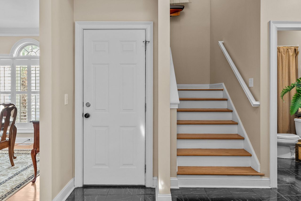 2433 Racquet Club Drive Photo 14