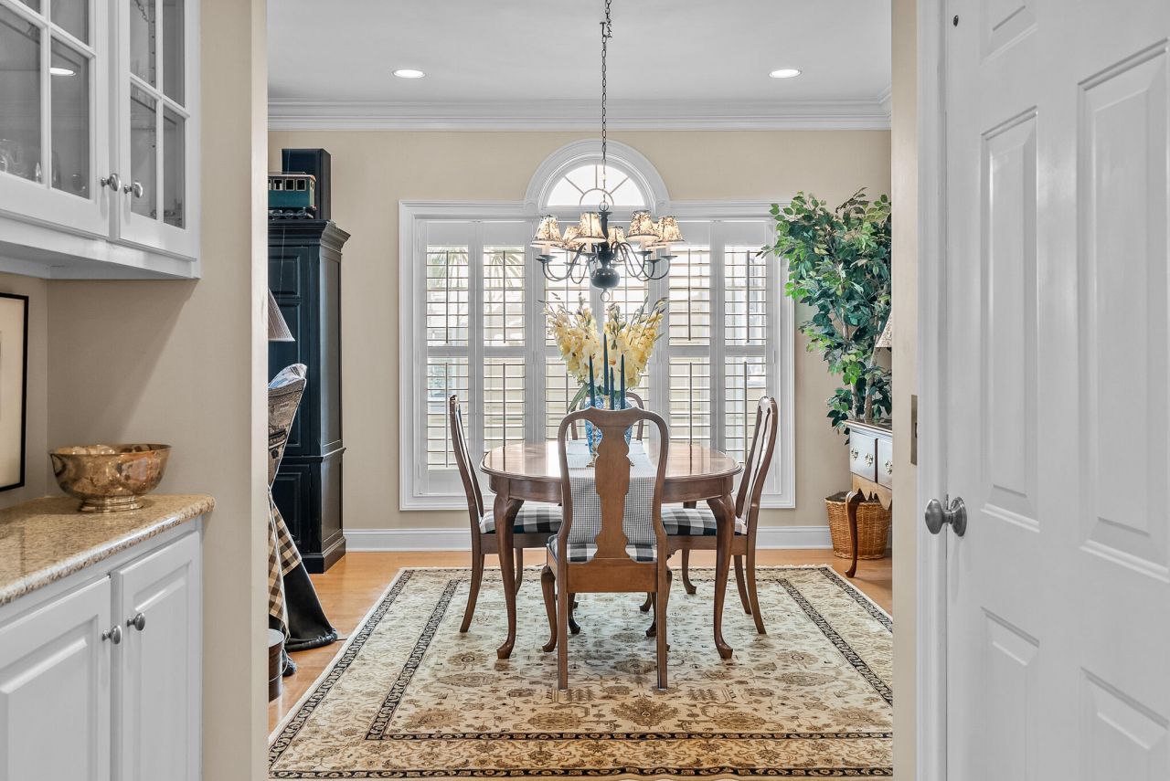 2433 Racquet Club Drive Photo 21