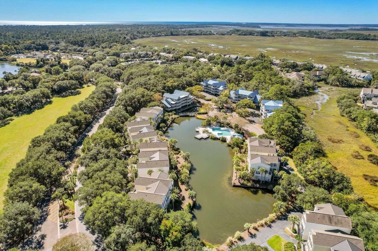 2433 Racquet Club Drive Photo 8