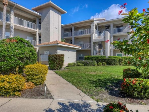 9620 CLUB SOUTH CIRCLE, Unit 5310, SARASOTA, FL 34238