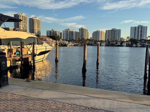 3601 NE 207th St N46, Aventura, FL 33180