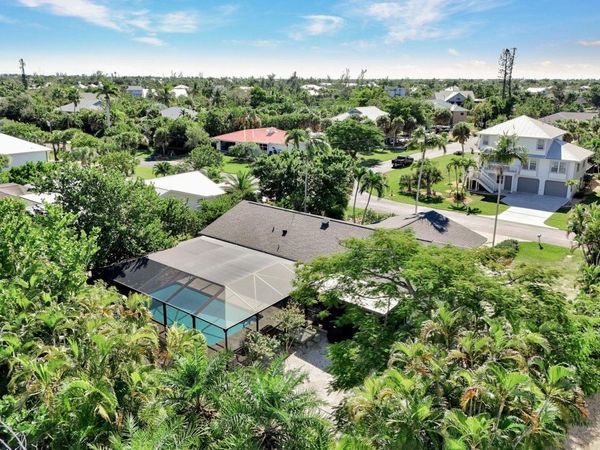 1737 Serenity Ln, Sanibel, FL 33957