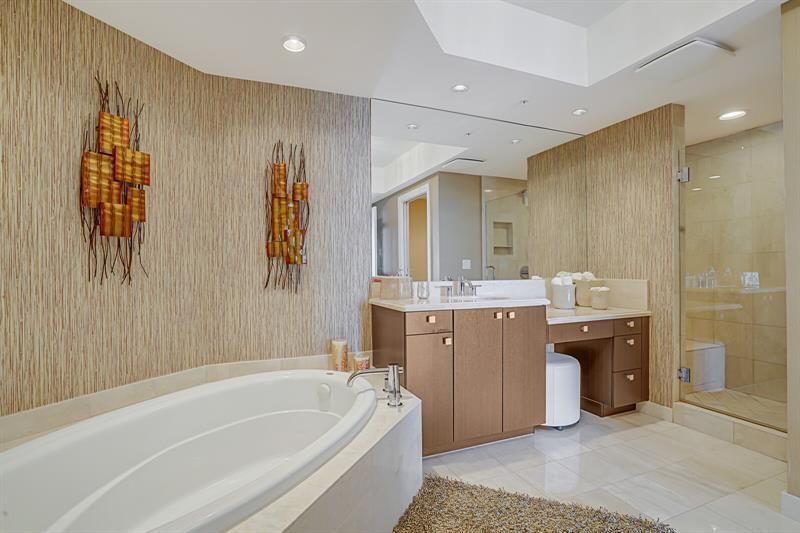 1 N Ocean Boulevard, Unit 903, Pompano Beach, FL 33062 Photo