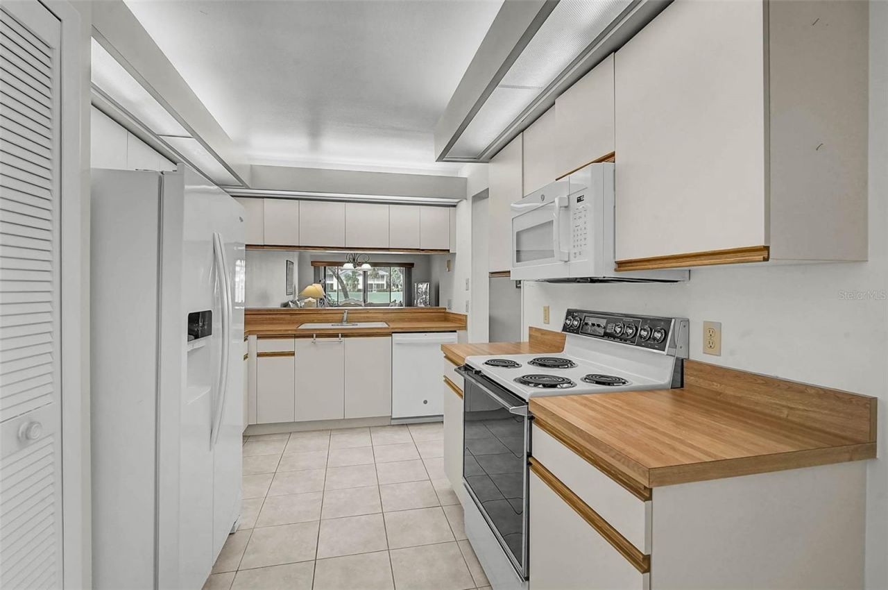 5633 Avista Drive, Unit 5634, Sarasota, FL 34243 Photo