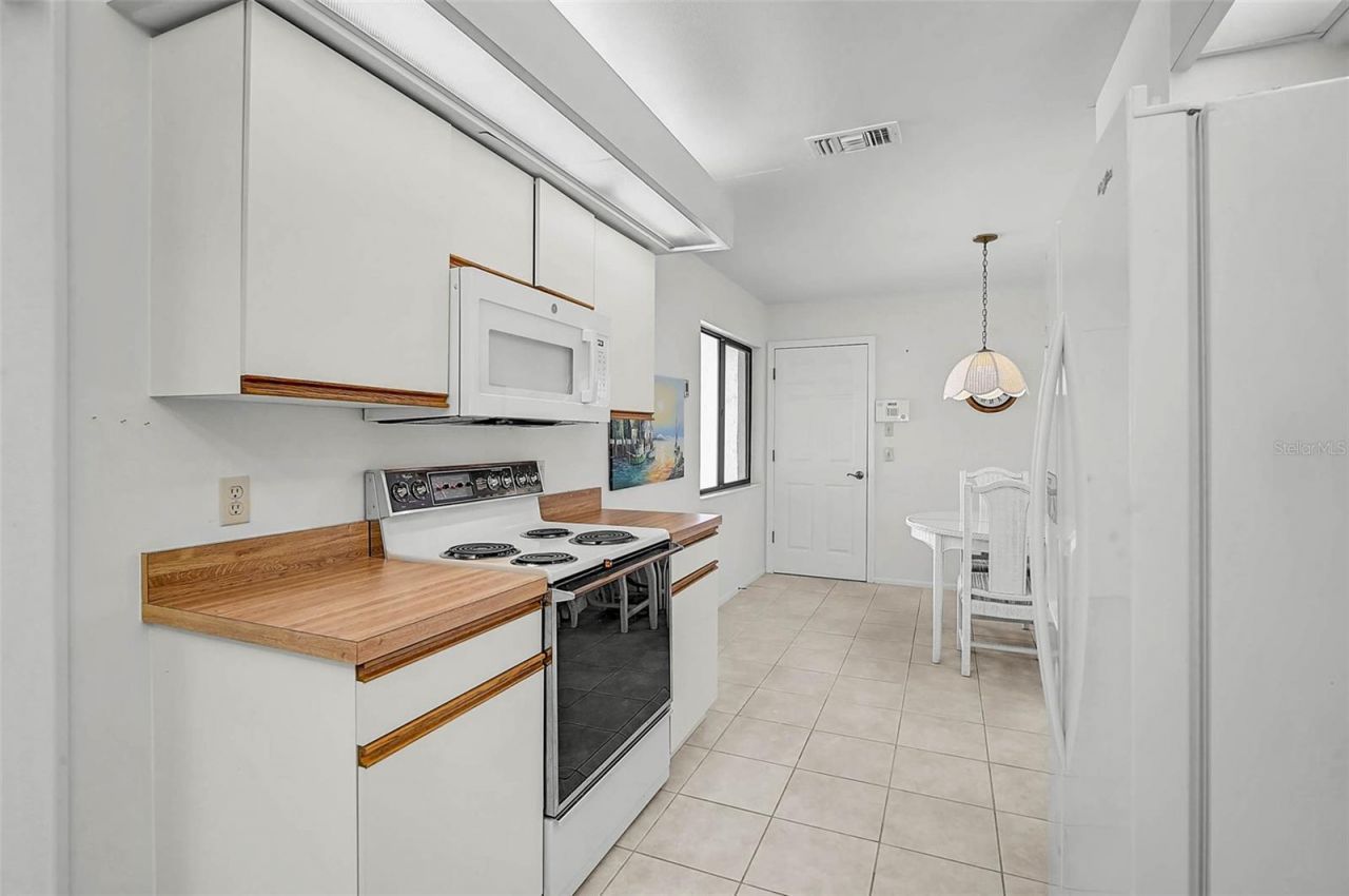 5633 Avista Drive, Unit 5634, Sarasota, FL 34243 Photo