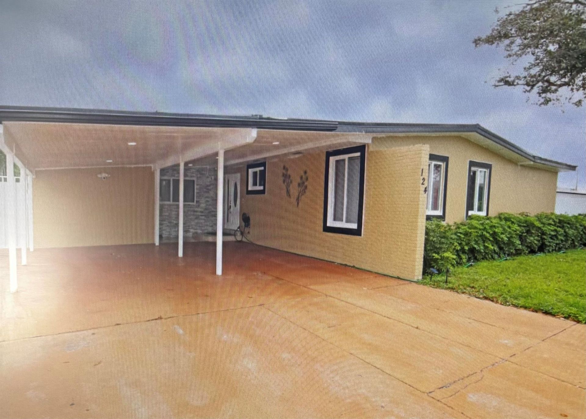 124 Davis Road, Palm Springs, FL 33461 Photo