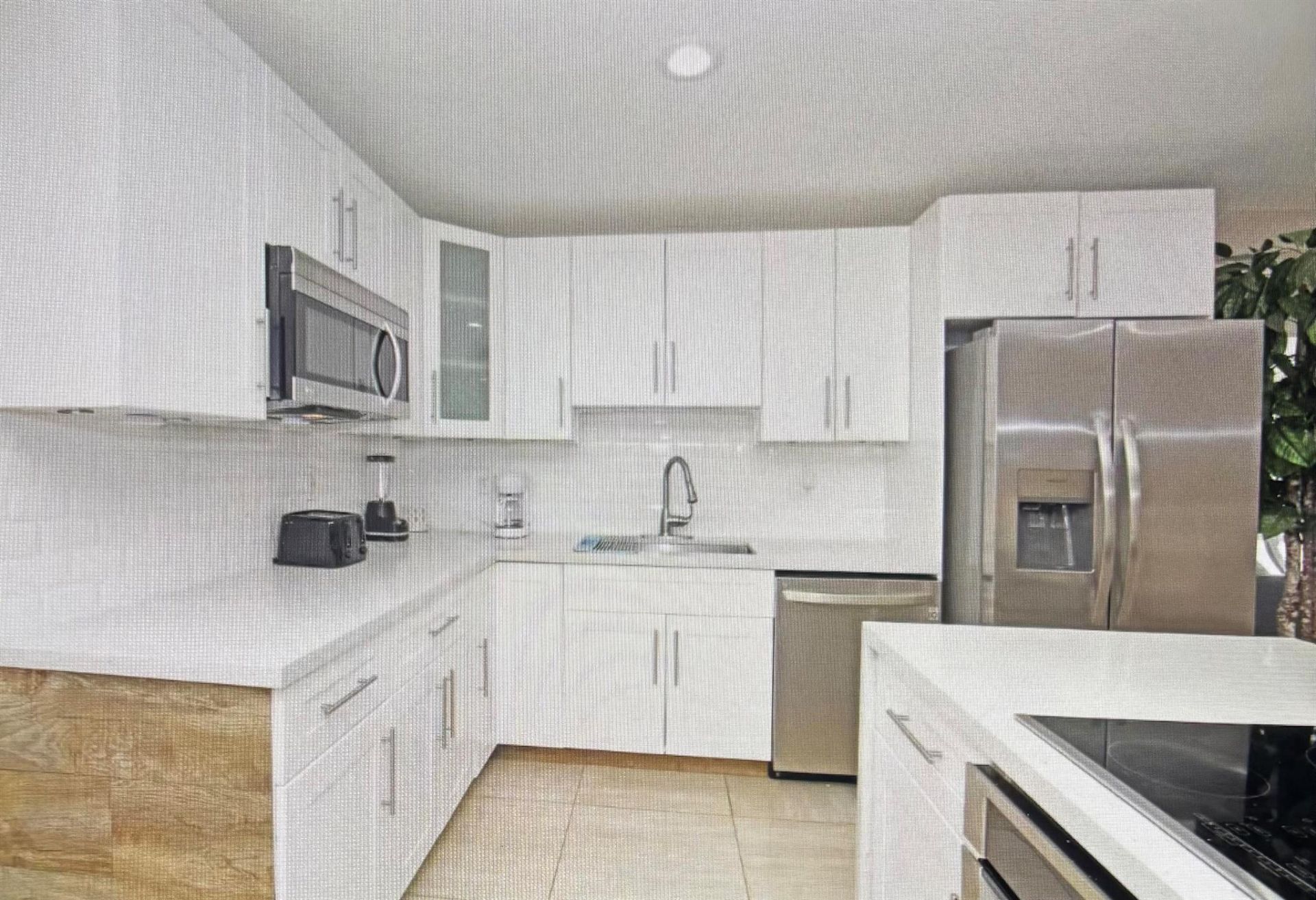 124 Davis Road, Palm Springs, FL 33461 Photo