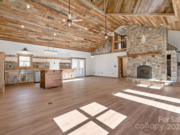 486 Hunter-Lysik Way, Laurel Springs, NC 28644