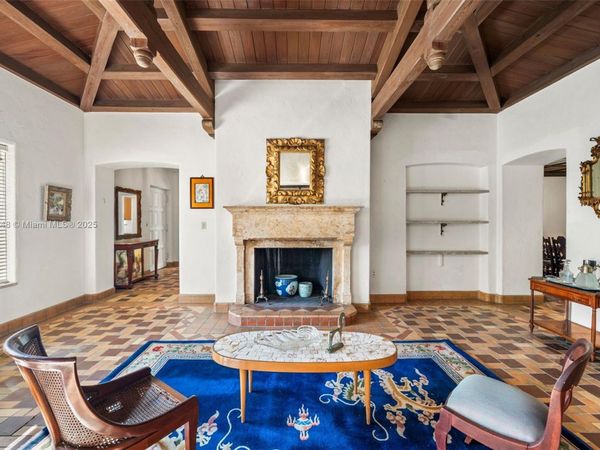 3586 Flamingo Dr, Miami Beach, FL 33140