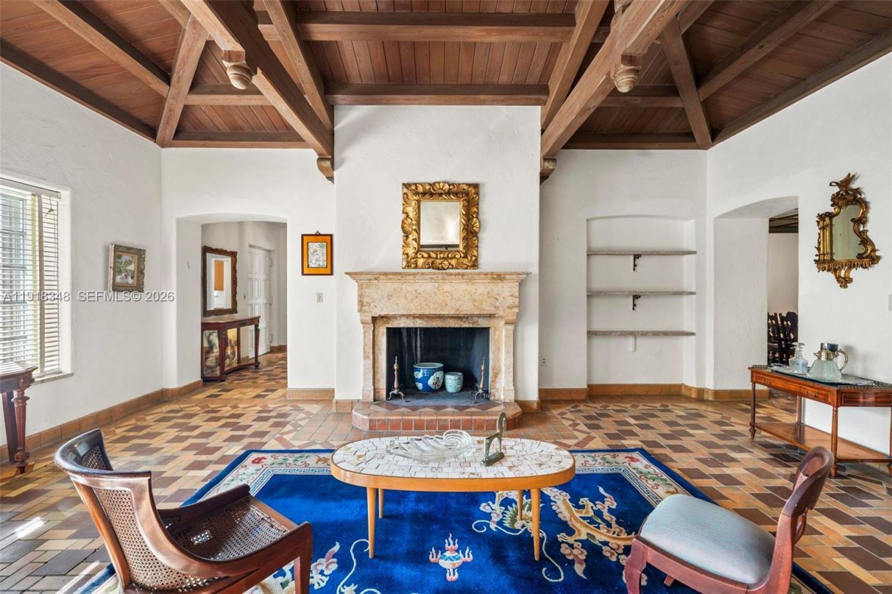 3586 Flamingo Dr, Miami Beach, FL 33140 Photo