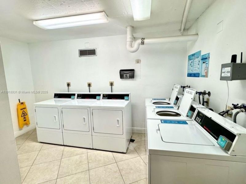 1200 Saint Charles Pl, Unit 218, Pembroke Pines, FL 33026 Photo