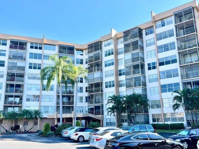 1200 Saint Charles Pl, Unit 218, Pembroke Pines, FL 33026 Photo