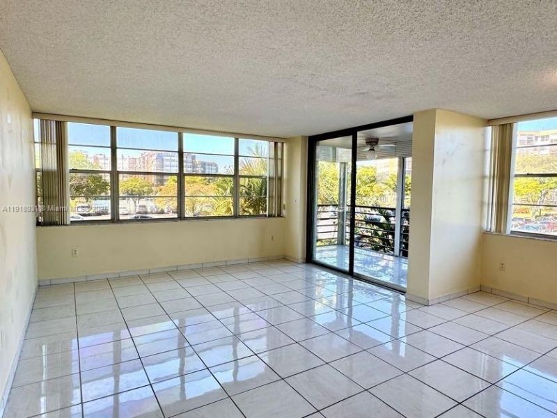 1200 Saint Charles Pl, Unit 218, Pembroke Pines, FL 33026 Photo