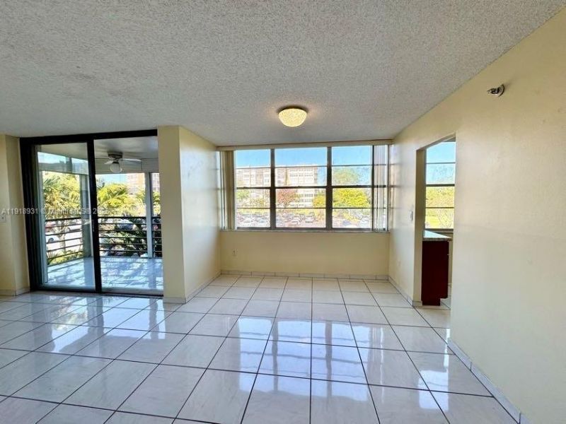 1200 Saint Charles Pl, Unit 218, Pembroke Pines, FL 33026 Photo