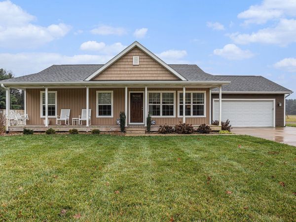 29209 62nd Avenue, Lawton, MI 49065