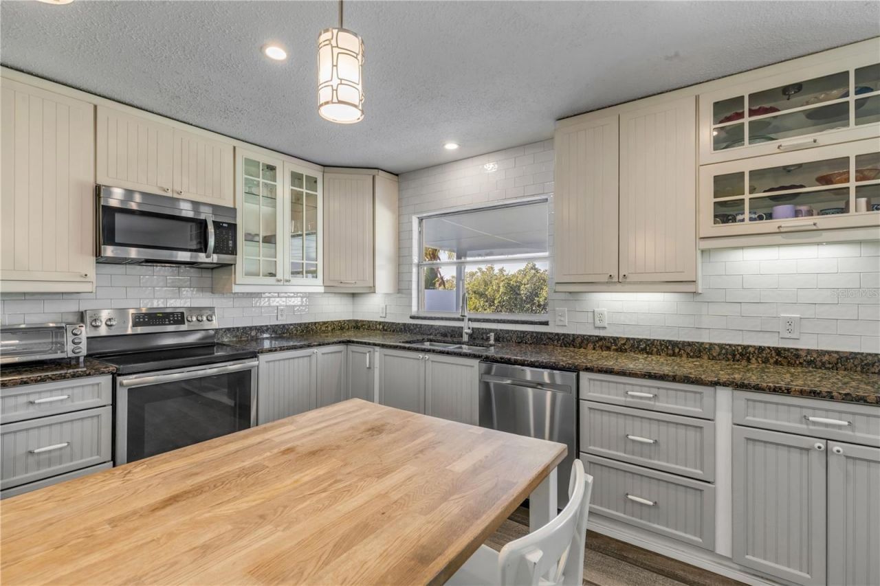 4602 Saxon Drive, New Smyrna Beach, FL 32169 Photo