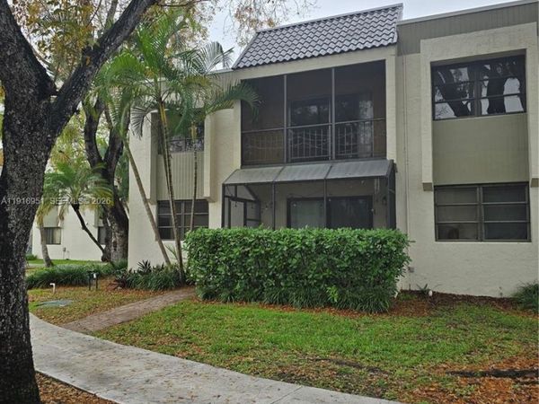 7925 SW 104th St, Unit 201E, Miami, FL 33156