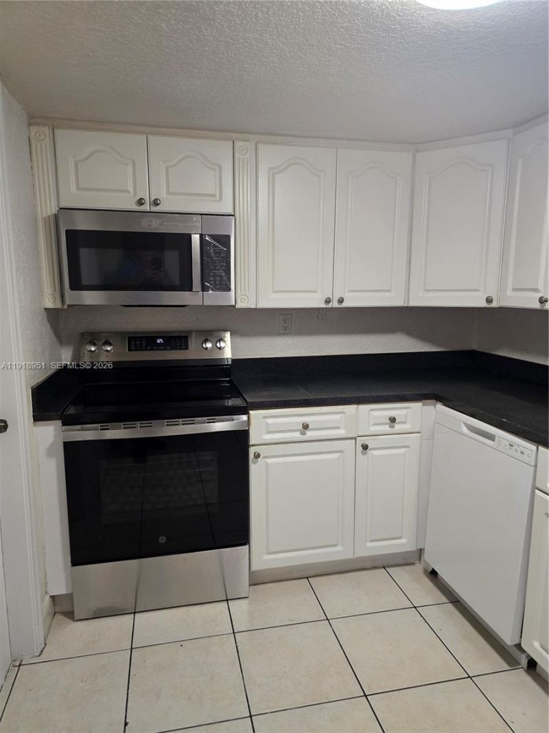 7925 SW 104th St, Unit 201E, Miami, FL 33156 Photo