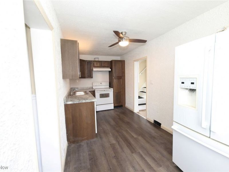 340 Indiana Avenue, Chester, WV 26034 Photo 10