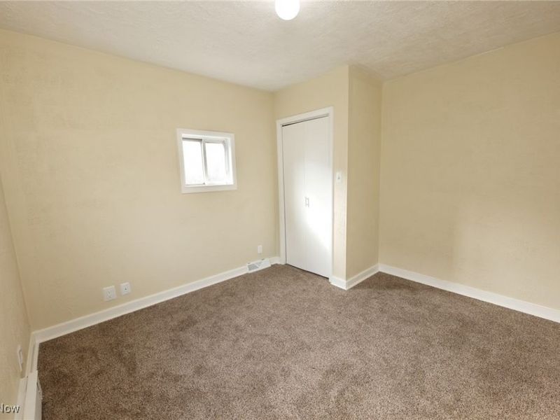 340 Indiana Avenue, Chester, WV 26034 Photo 13