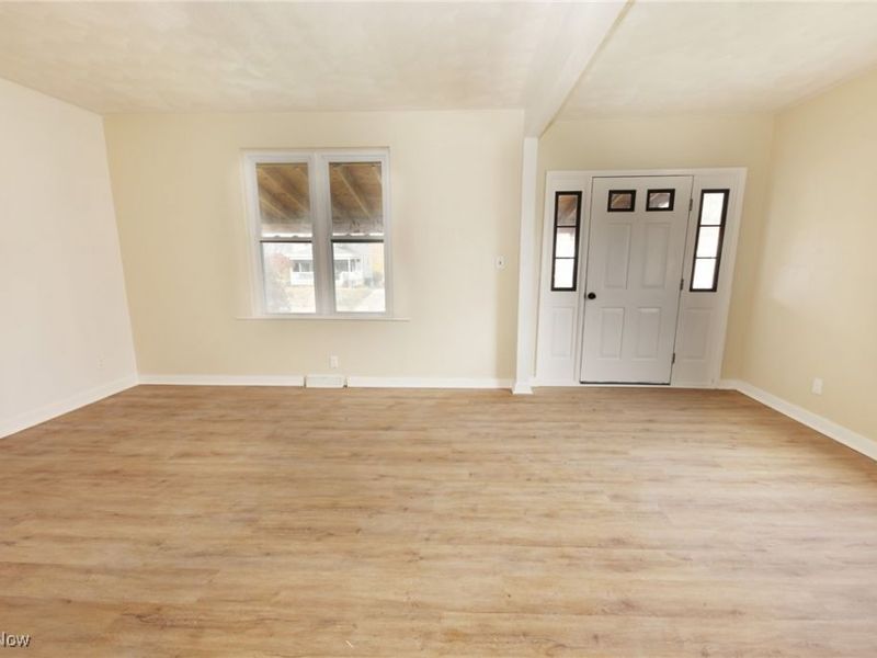 340 Indiana Avenue, Chester, WV 26034 Photo 4