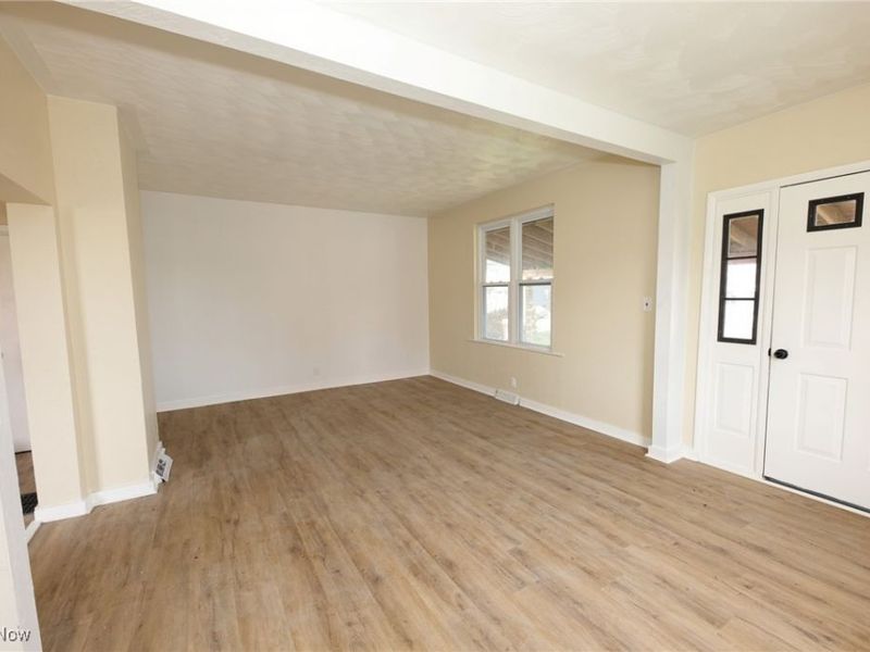 340 Indiana Avenue, Chester, WV 26034 Photo 5