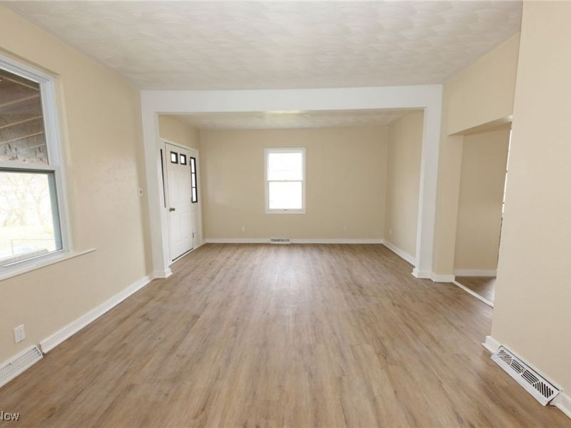 340 Indiana Avenue, Chester, WV 26034 Photo 6