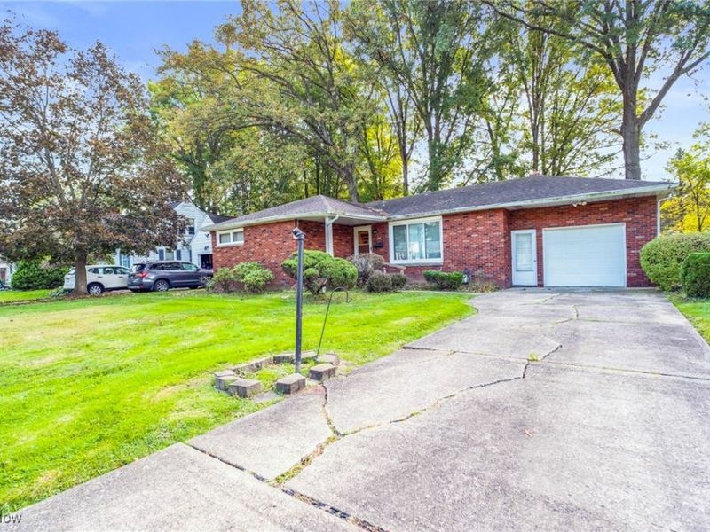 193 Euclid Boulevard, Youngstown, OH 44505 Photo 2