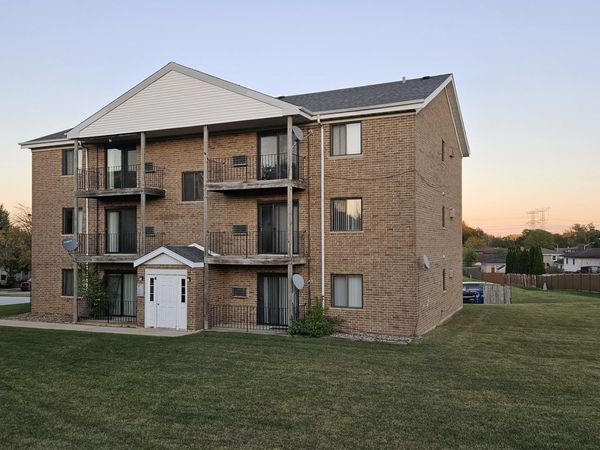 737 Lippert Lane, Unit 3S, Glendale Heights, IL 60139