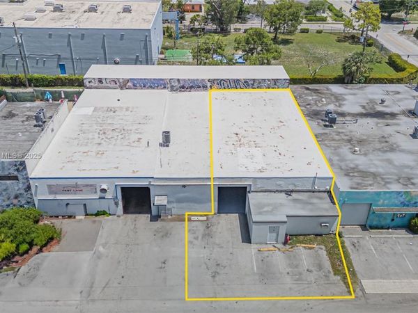 809 NW 1st St, Fort Lauderdale, FL 33311