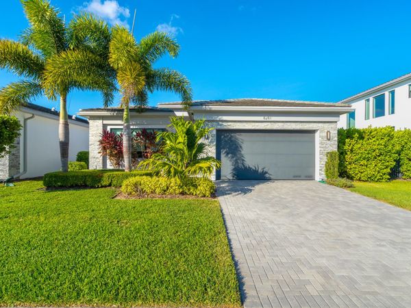 8281 Oceanus Drive, Boca Raton, FL 33496