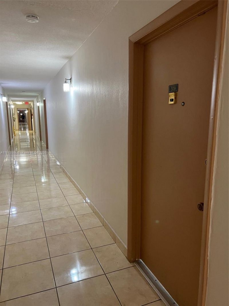 16801 NE 14th Ave, Unit 309, Miami, FL 33162 Photo