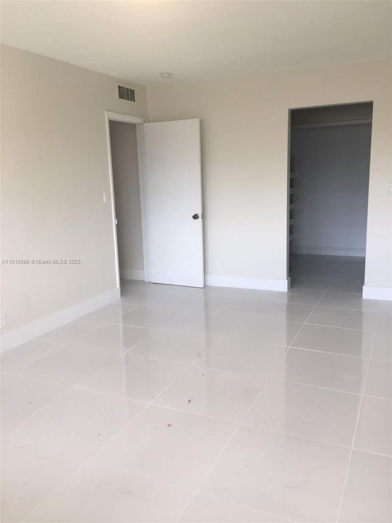 16801 NE 14th Ave, Unit 309, Miami, FL 33162 Photo