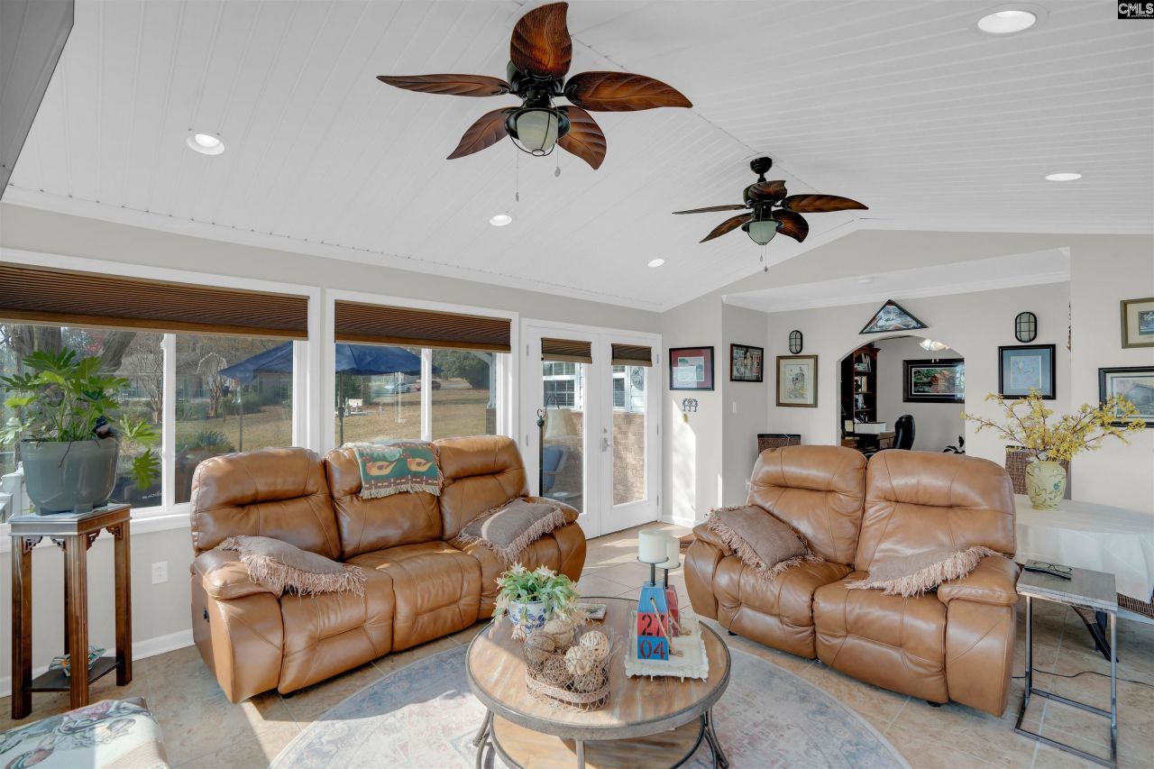 110 Rose Garden Point Photo 23