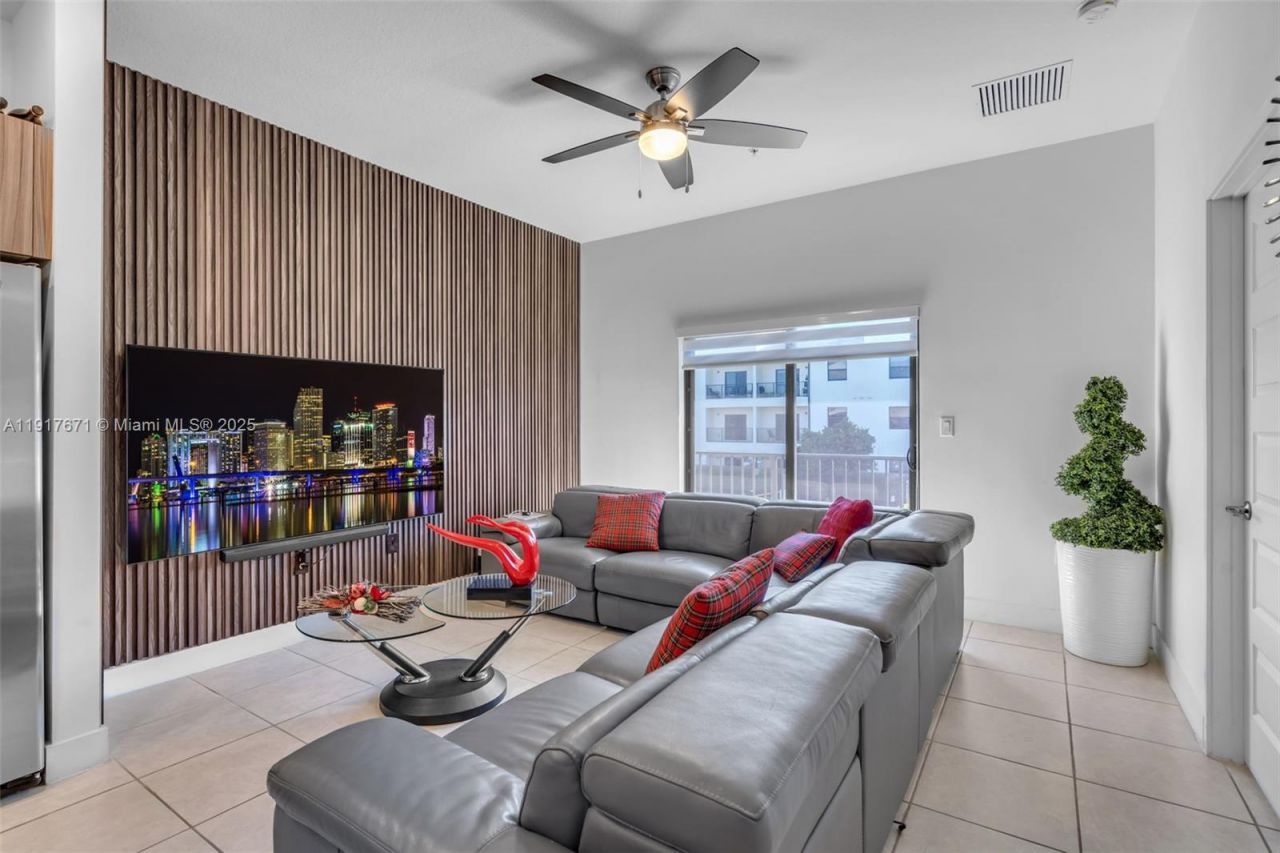 7915 NW 104th Ave, Unit 24, Doral, FL 33178 Photo