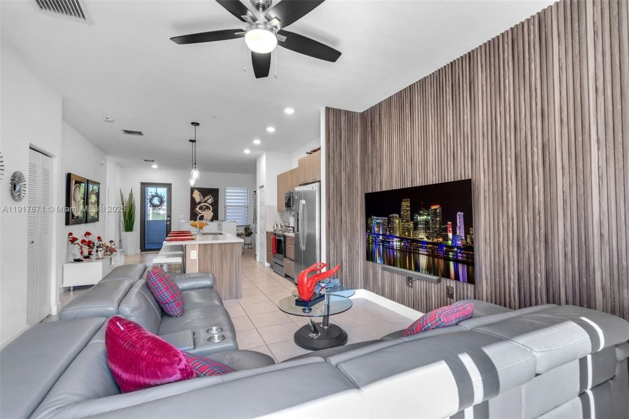 7915 NW 104th Ave, Unit 24, Doral, FL 33178 Photo