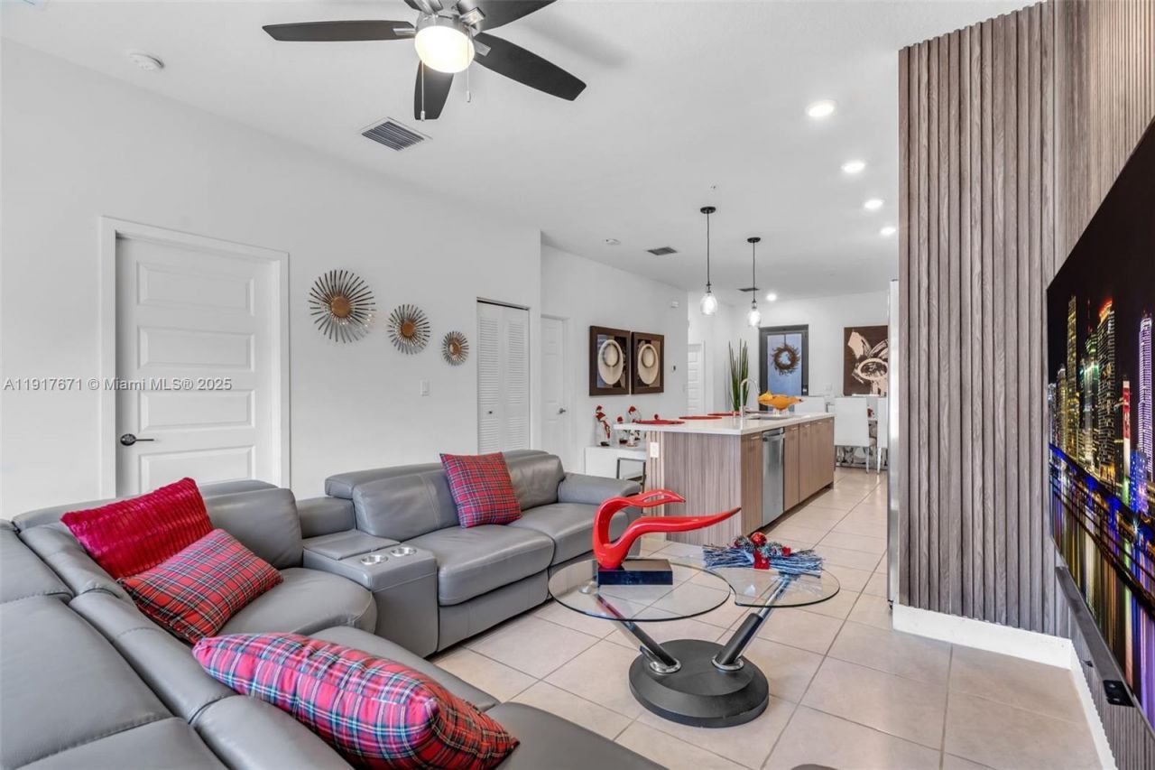 7915 NW 104th Ave, Unit 24, Doral, FL 33178 Photo