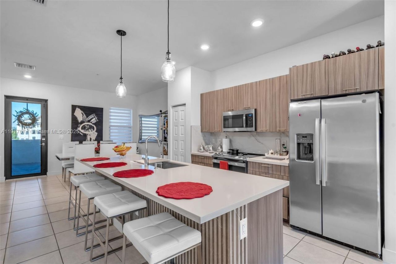 7915 NW 104th Ave, Unit 24, Doral, FL 33178 Photo