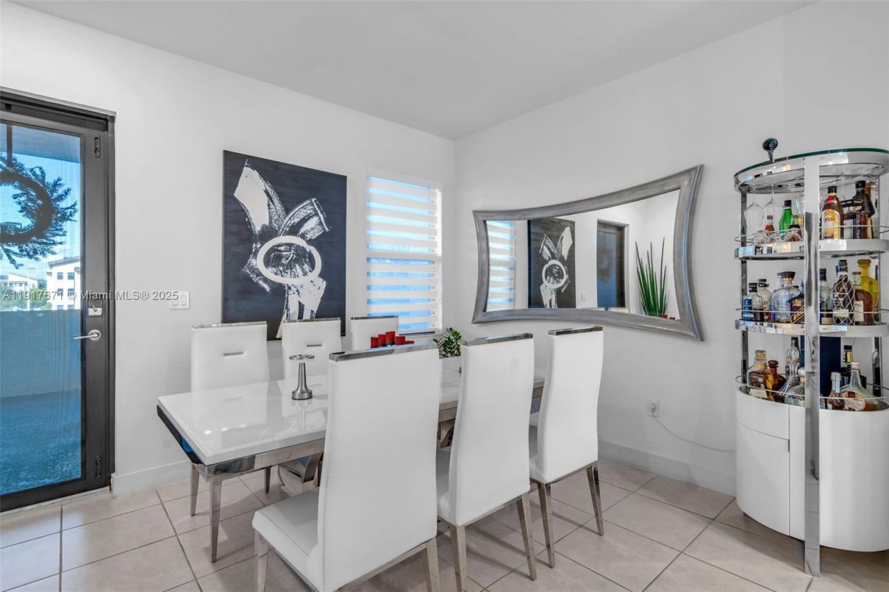 7915 NW 104th Ave, Unit 24, Doral, FL 33178 Photo