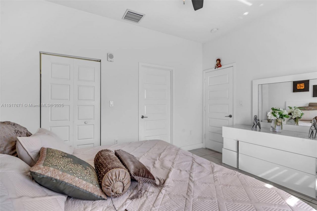 7915 NW 104th Ave, Unit 24, Doral, FL 33178 Photo